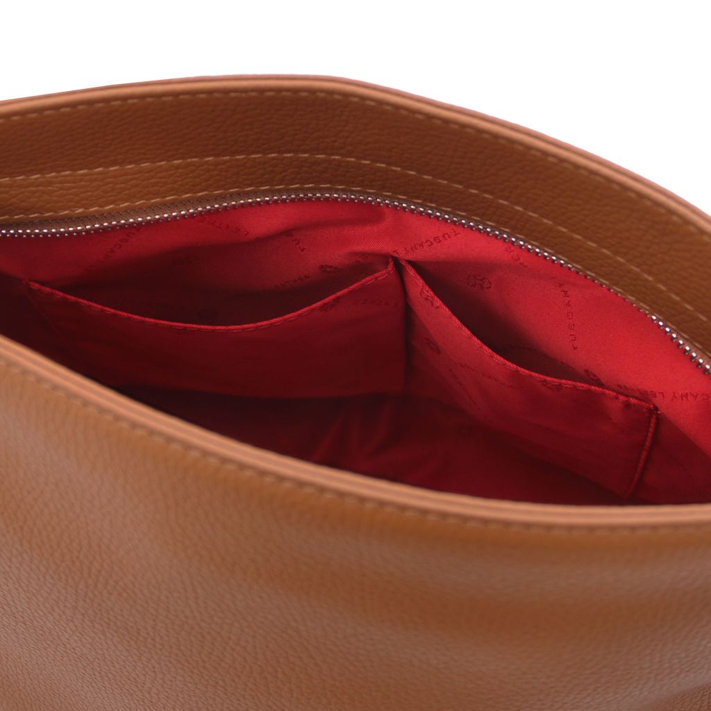 TL Bag - حقيبة كتف من الجلد الناعم
